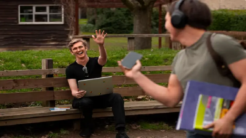 Resident Wiufamcta Jivbcqu